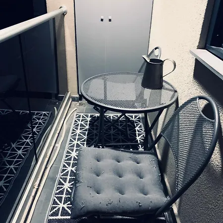 Birght &cozy 100 Mbps Wi-fi&free Parking *
